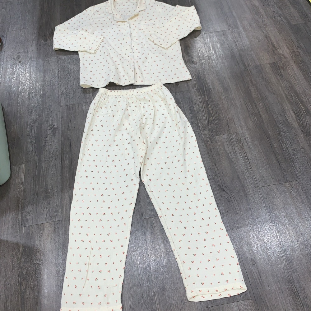 2 Piece Pants And Shirt With Cherry Pattern Beige Woman’s Size XL